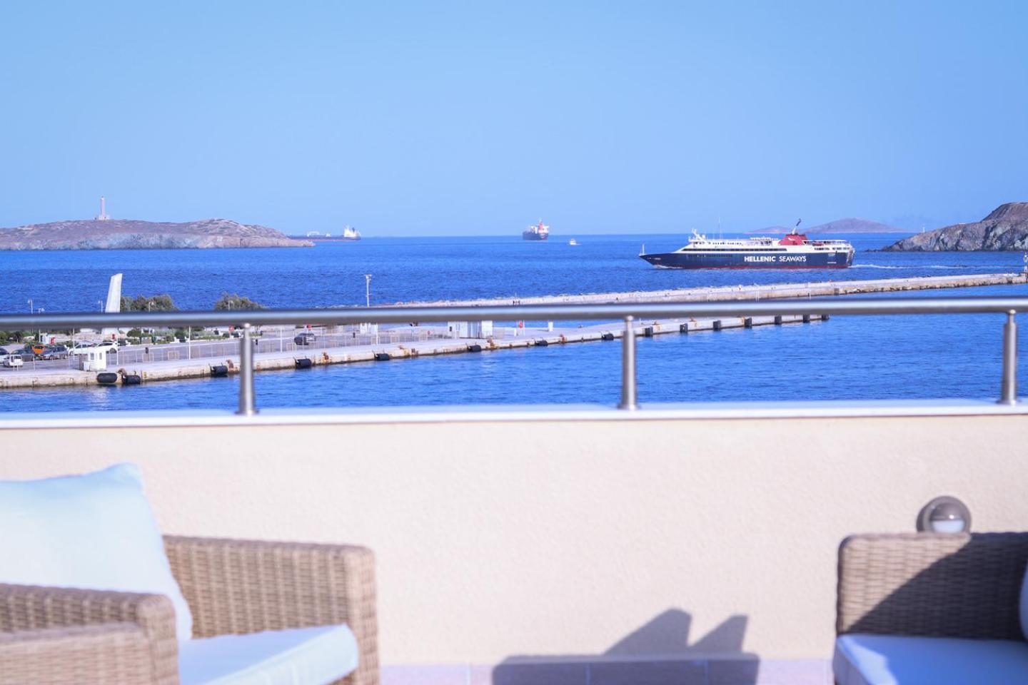 Emilia Suites Ermoupoli Ngoại thất bức ảnh